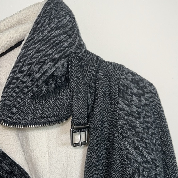 VANS Asymmetrical Jacket - Picture 3 of 8